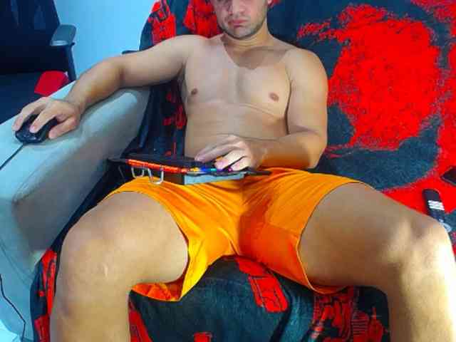 hugo19cm Live Webcam on BongaCams