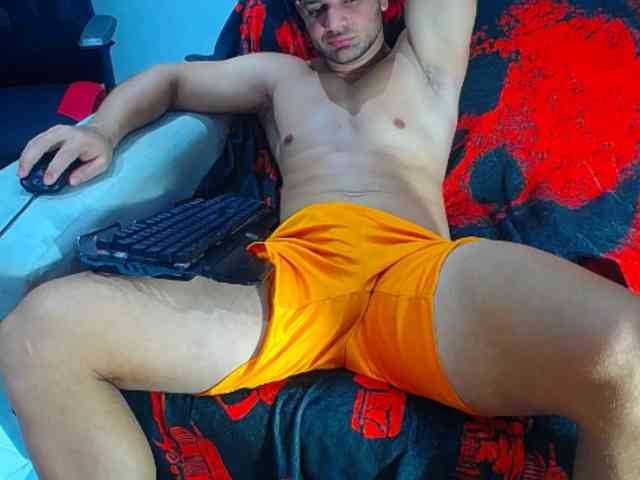 hugo19cm Live Webcam on BongaCams