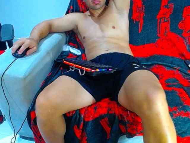 hugo19cm Sex Cam Show