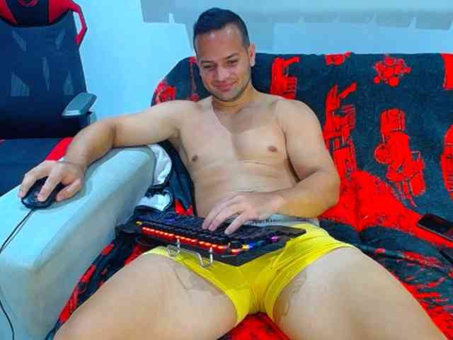 hugo19cm Sex Cam Show