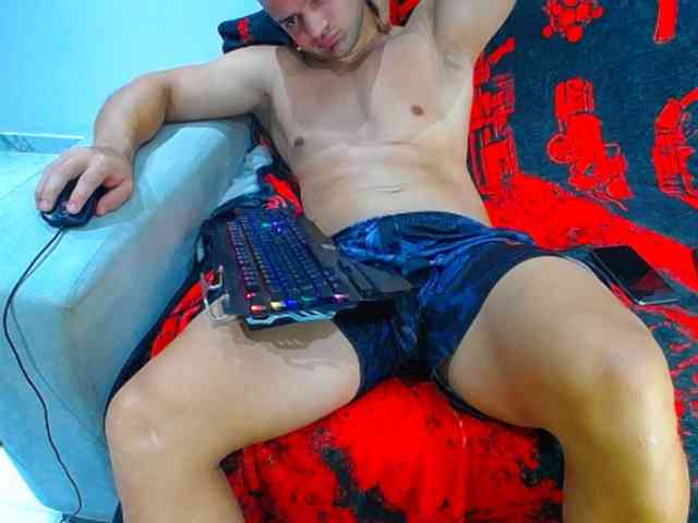 hugo19cm Sex Cam Show