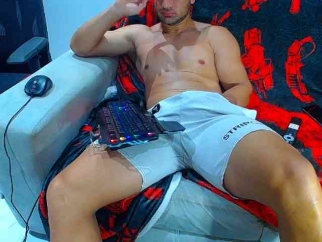 hugo19cm Sex Cam Show