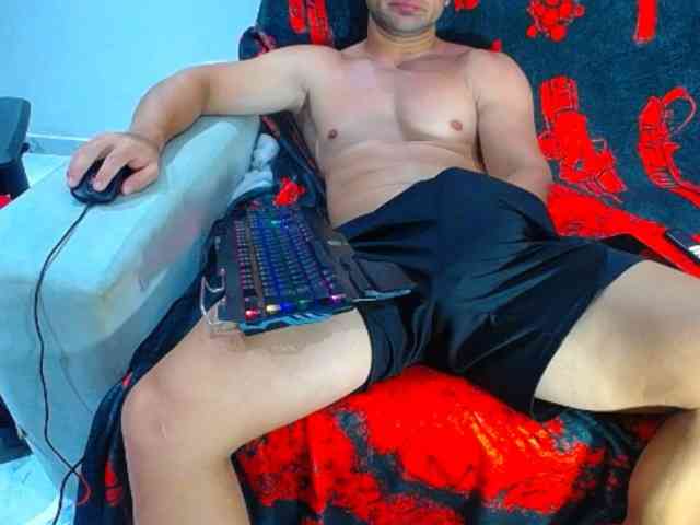 hugo19cm Sex Cam Show