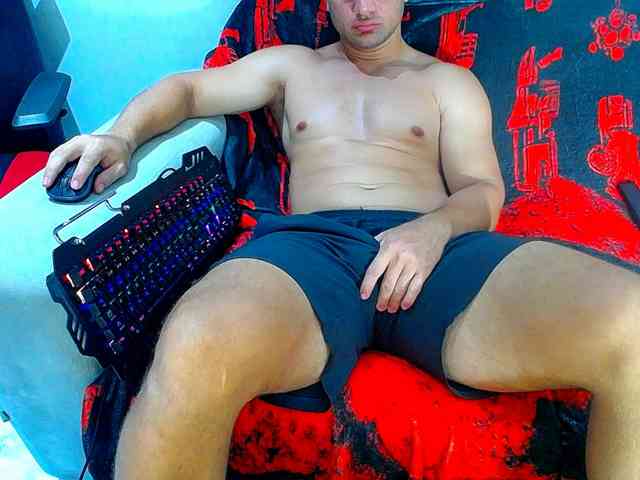 hugo19cm Live Webcam on BongaCams