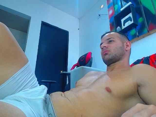 hugo19cm Sex Cam Show