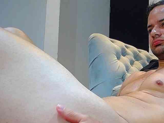 hugo19cm Sex Cam Show