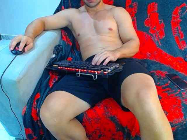 hugo19cm Sex Cam Show