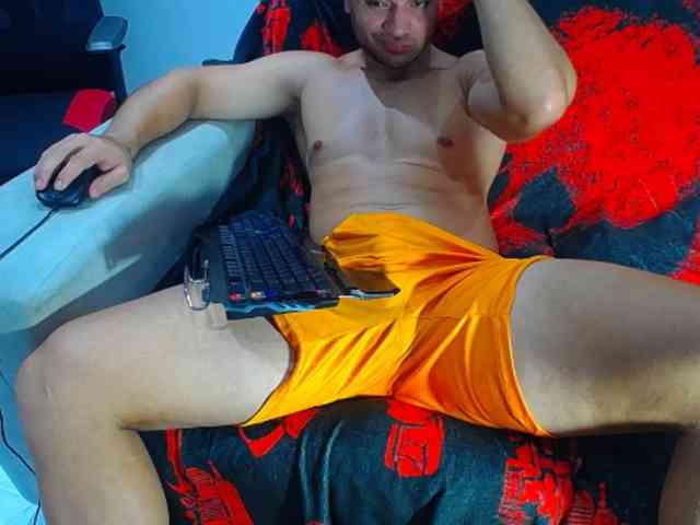 hugo19cm Live Webcam on BongaCams