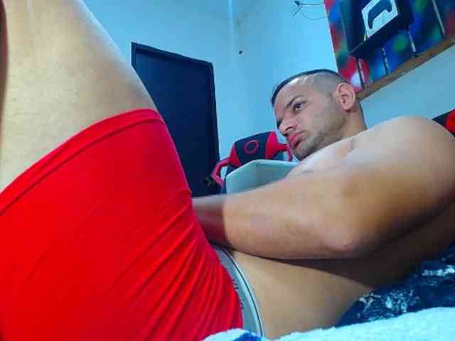 hugo19cm Sex Cam Show