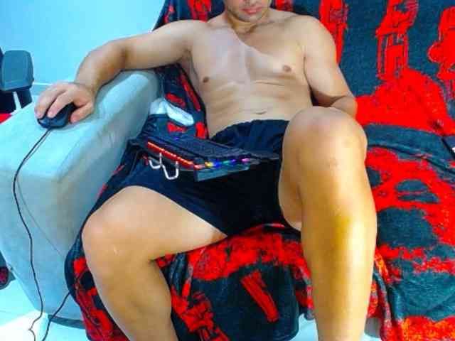 hugo19cm Sex Cam Show