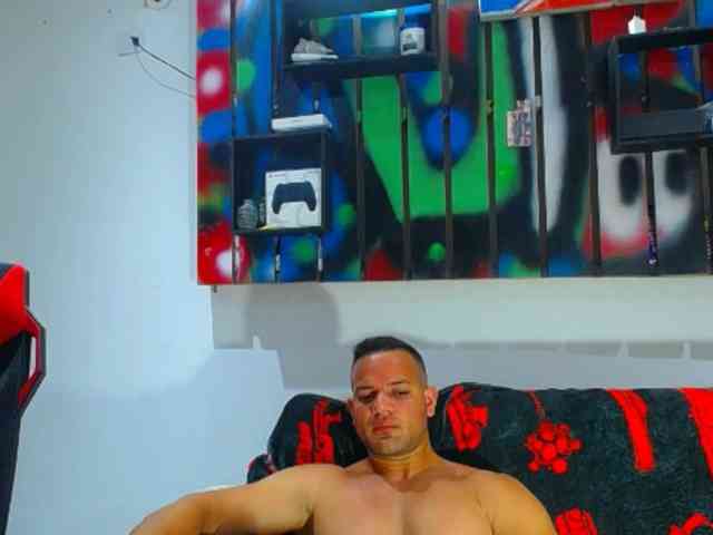 hugo19cm Sex Cam Show