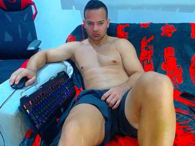 hugo19cm Sex Cam Show