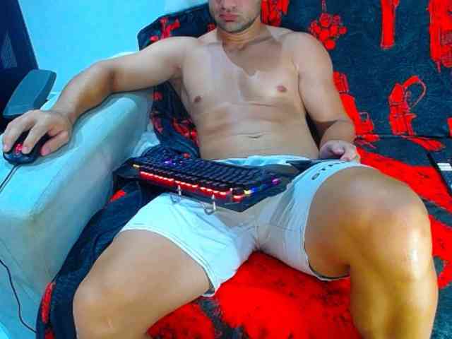 hugo19cm Sex Cam Show