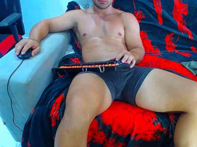 hugo19cm Sex Cam Show