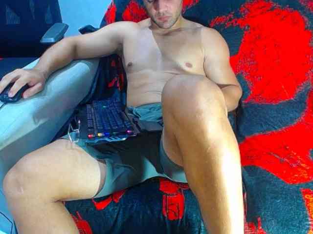 hugo19cm Live Webcam on BongaCams