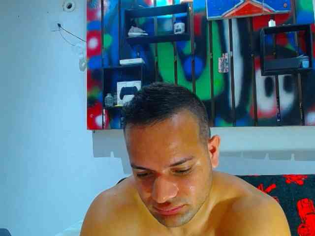 hugo19cm Sex Cam Show