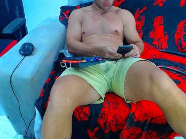 hugo19cm Sex Cam Show