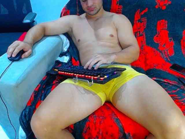 hugo19cm Sex Cam Show