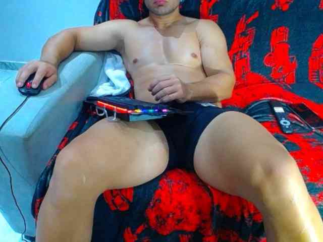 hugo19cm Sex Cam Show