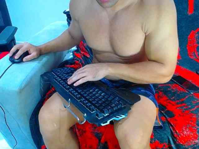 hugo19cm Sex Cam Show