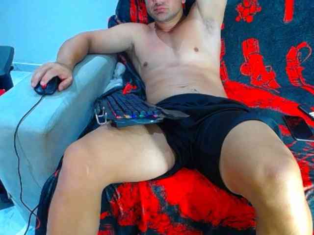 hugo19cm Sex Cam Show