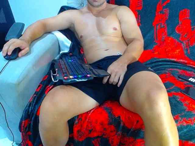 hugo19cm Sex Cam Show