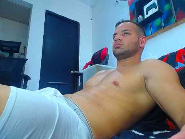 hugo19cm Sex Cam Show