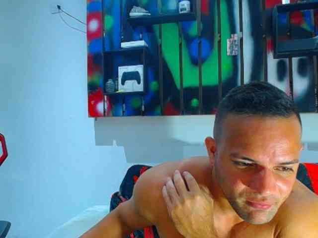 hugo19cm Sex Cam Show