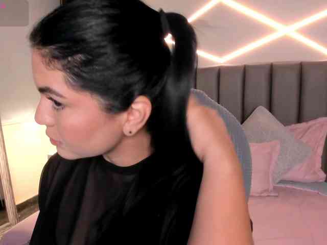 Veronicalanz's cam show statistics and live stream