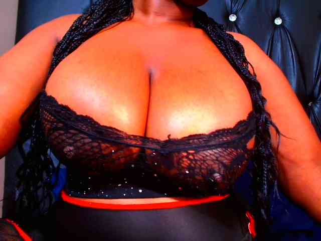 BUSTYDIAMOND webcam