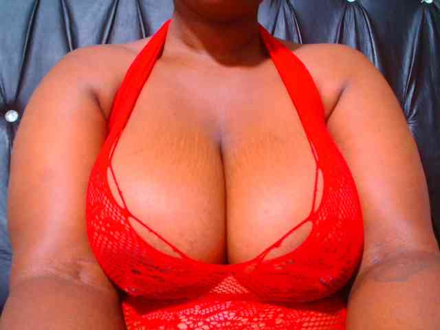 BUSTYDIAMOND webcam