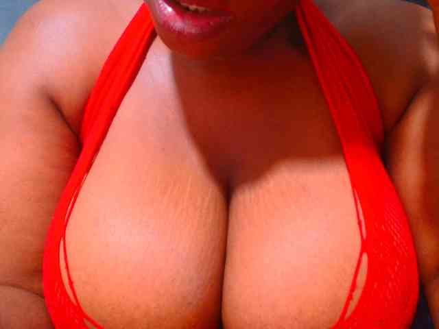 BUSTYDIAMOND webcam