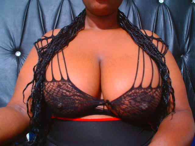 BUSTYDIAMOND webcam