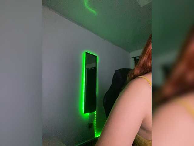 Allie-Rose webcam