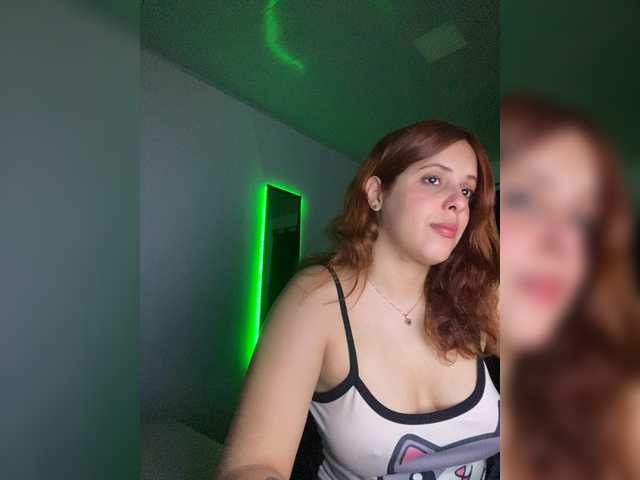 Allie-Rose live cam on BongaCams