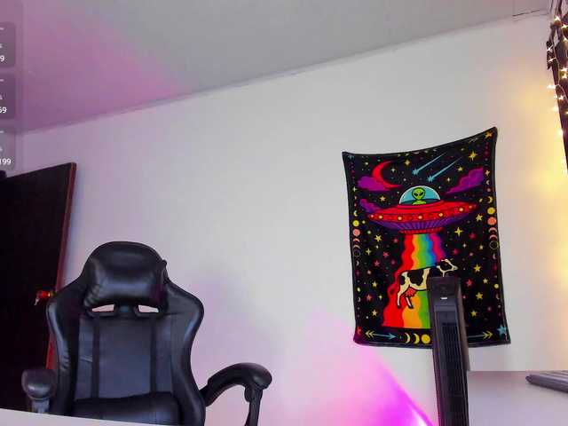 Allie-Rose's BongaCams show and profile