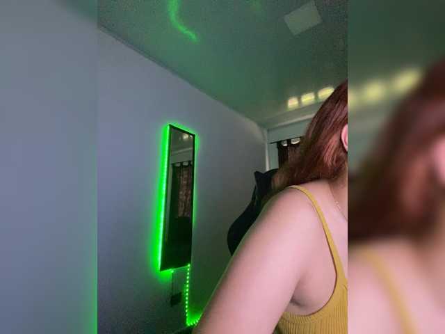 Allie-Rose live cam on BongaCams