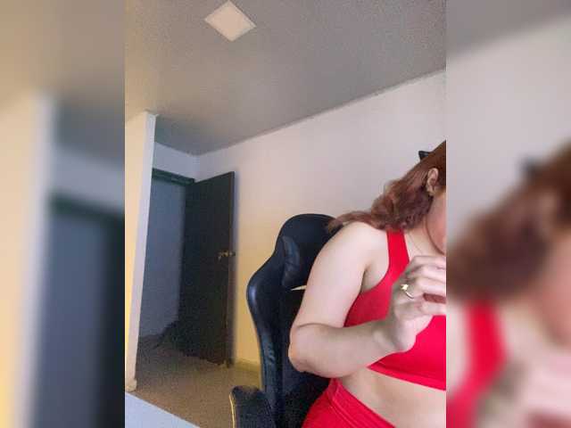 Allie-Rose's BongaCams show and profile