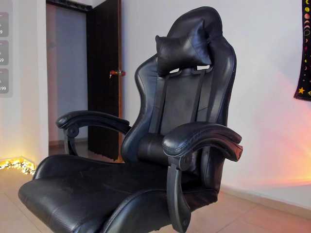 Allie-Rose's BongaCams show and profile