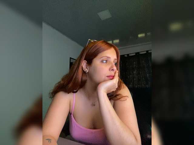 Allie-Rose live cam on BongaCams