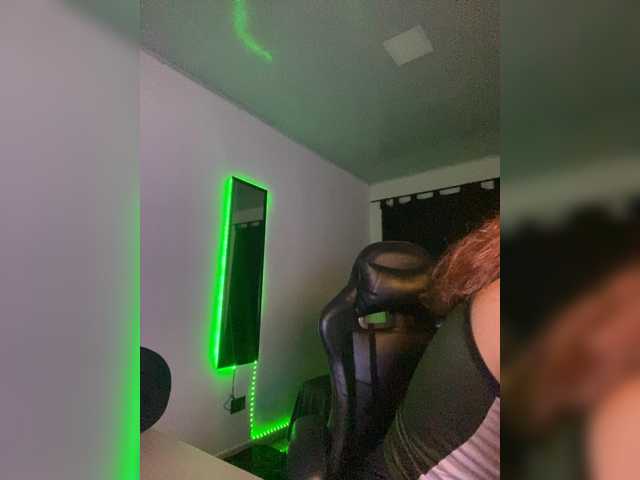 Allie-Rose live cam on BongaCams