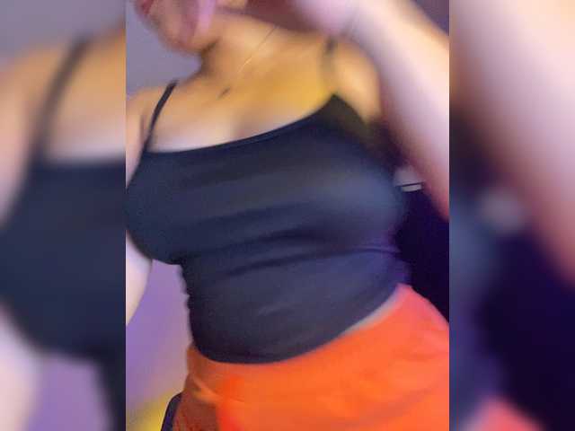 Allie-Rose live cam on BongaCams