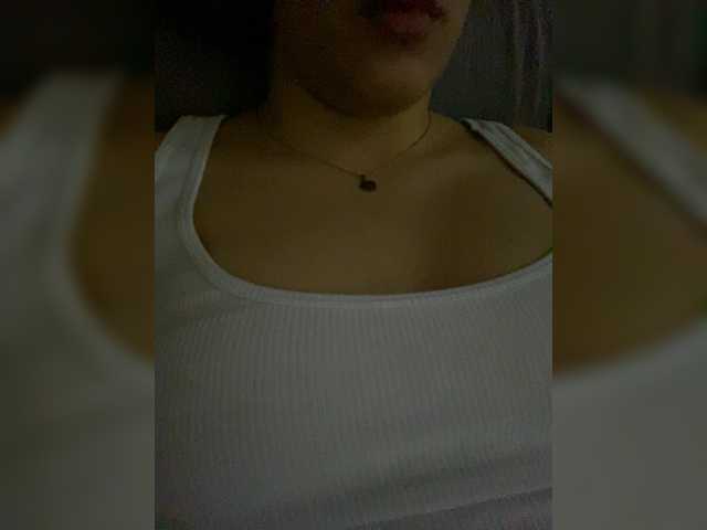 Allie-Rose's BongaCams show and profile