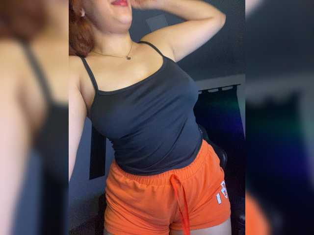Allie-Rose live cam on BongaCams