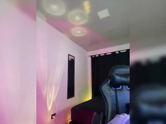 Allie-Rose live cam on BongaCams