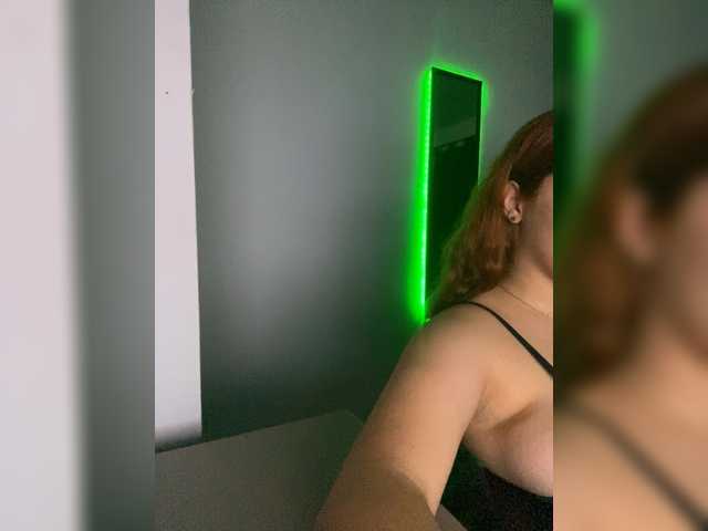 Allie-Rose live cam on BongaCams