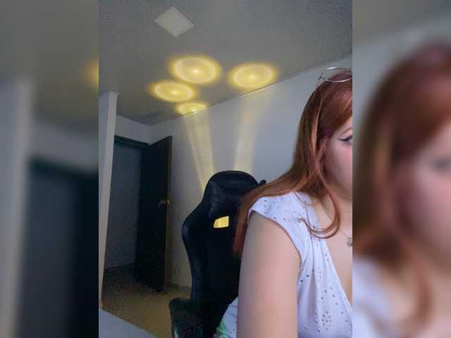 Allie-Rose webcam