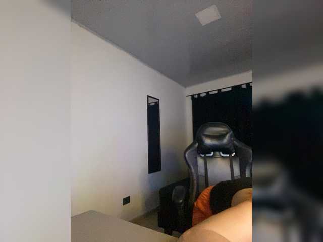 Allie-Rose live cam on BongaCams