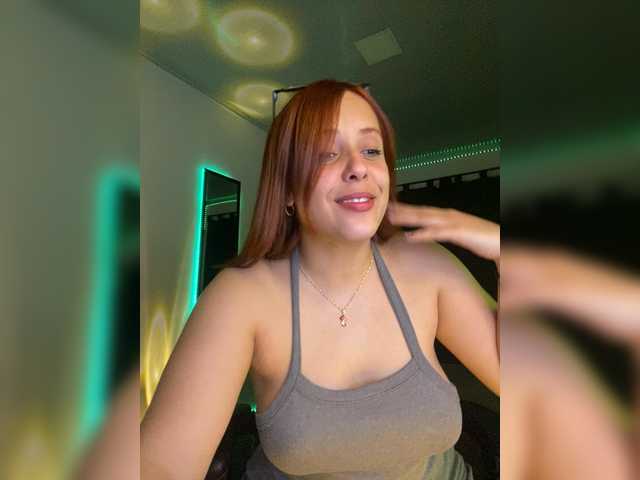 Allie-Rose live cam on BongaCams