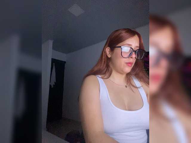 Allie-Rose's BongaCams show and profile